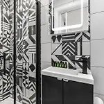 Playful & Stylish Studio In Hip London Area