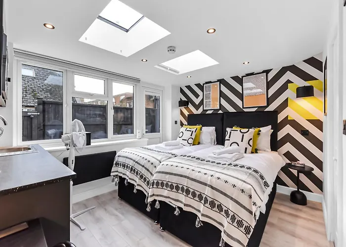 Playful & Stylish Studio In Hip London Area